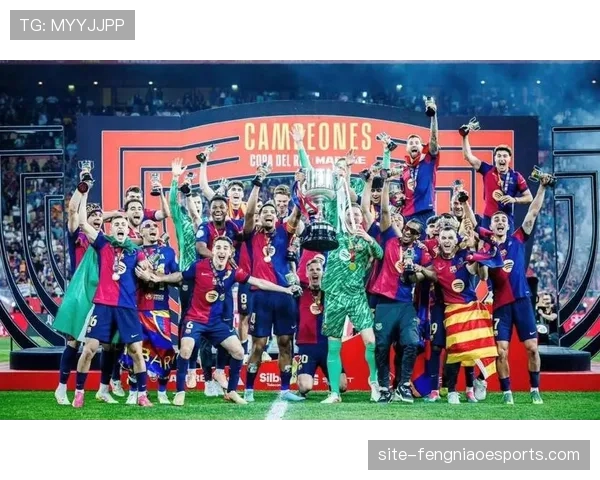 巴萨公布对阵马竞大名单，佩德里、德容双双回归中场阵容。